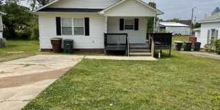 READY TO MOVE IN! 3 BEDS/2 BATHS! Gallery 1