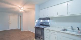 CREST MANOR APARTMENTS Gallery 1