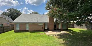Lovely Bartlett Home In The Beautiful Bartlett Estates Subdivision! Interior Images Coming Soon! Backyard Is Fully Fenced! Pets Are Welcome With Owner's Approval, Fees Apply! Gallery 20