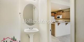 Modern Townhome Near MAX, Nike & High-Tech Corridor Gallery 9