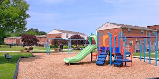 The Landing at Oyster Point Gallery 12