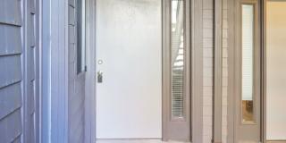 Furnished,  SHort-Mid term, All Inclusive one Bedroom /one bathroom with den, view of Flatirons block off Pearl, Gallery 18