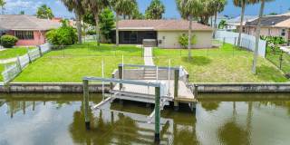 Fully Furnished Gulf Access w/ Boat Lift Gallery 1