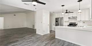 2101 SE Dolphin Road Gallery 22
