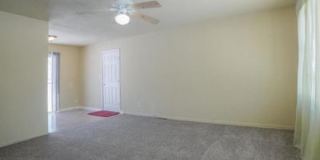 3204 North Pleasant Street Gallery 12