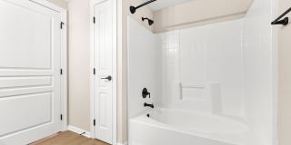 The Manor Homes of Eagle Glen Gallery 7