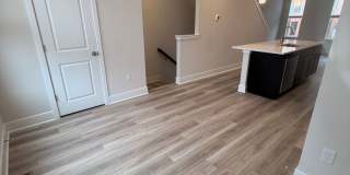 Newly Constructed 3 Bed/3.5 Bath townhome, available now! Gallery 33