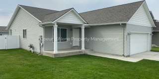 3 bed house on corner lot in Crown Pointe! 3 bed house on corner lot in Crown Pointe! Gallery 1