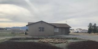 Charming 3-bedroom home located in the picturesque town of Pahrump! Gallery 1