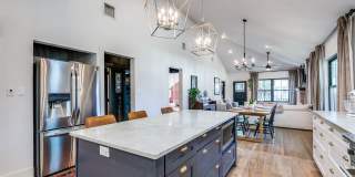 GORGEOUS BEACON HILL BUNGALOW Gallery 17