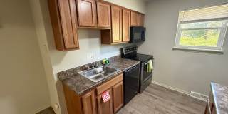 Stonegate Complex -- Fully Furnished and Utilities Included! Gallery 9