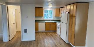 2 Bed / 1 Bath House in Quiet West Salem Hills!!! Gallery 1