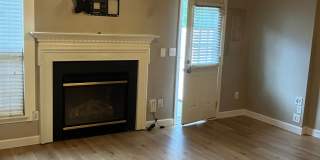 Beautiful 2/2.5 townhome in Cornelius Gallery 10