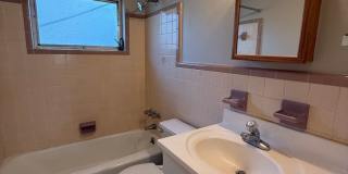 Quiet duplex biking distance from UF! Gallery 13