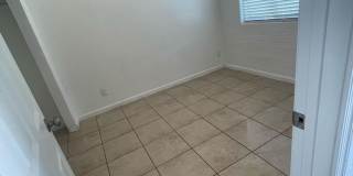 3232 W Jackson Street Gallery 1