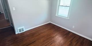A Single family home with Garage in Garfield Heights Gallery 14