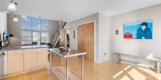 Luxury Furnished Loft on Broadway Luxury Furnished Loft on Broadway Gallery 5