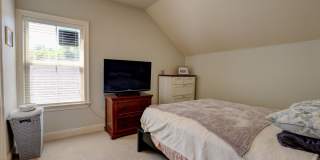 FULLY FURNISHED-  AVAILABLE NOW! 3 Bedroom / 3 Bath Fully- Furnished Brick home Gallery 10