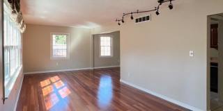 20301 Shelburne Road Gallery 1