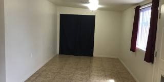 542 E Flores St Gallery 13