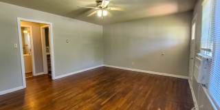 2 bedroom 1 bath duplex in Shawnee Gallery 4