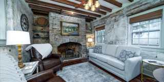 Downtown Cottage- Fully Furnished Gallery 20