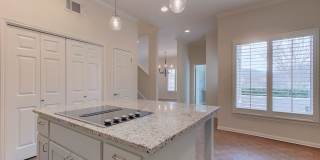 Rare 3 BR / 2.5 BA /  2 Car Garage Westlake Condo 14th Fairway (Austin Country Club) (Eanes ISD) Gallery 12