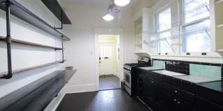 834 East University Avenue - House Gallery 9