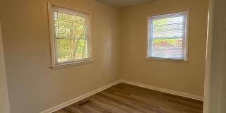 3 BR between North Elm and North Church Gallery 10