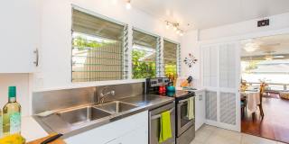 2bd/2ba Home w/Private Pool, Upscale decor, & Near Kahala Beach. Kahala Cottage Gallery 5