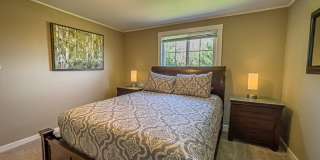 Kelsey's Cottage: Fully Furnished 2 bd/1ba Jacksonville Cottage, Large yard! $300 Utility Fee Gallery 13