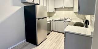 Special Offer! Florence @ 26th Ave 2 Bed | 1 bath - Central AC + In Unit Laundry Gallery 1