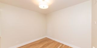 4953 N Oakley Gallery 6