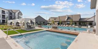 2502 E Howard Ln Gallery 1