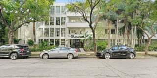 8430 de Longpre Gallery 3