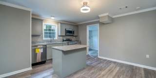 Room in 4 Bedroom Home at Grand Ave SW Gallery 6