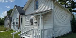 Fountain Square 2 Bed 1 Bath with large backyard. Gallery 3