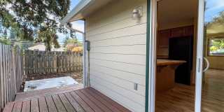 Spacious 3 Bedroom 1 Bath Ranch House  in Milwaukie! Washer and Dryer Included! Gallery 21