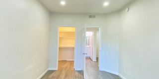 URBI 1 LLC | 2724 Abbot Kinney Blvd Gallery 36