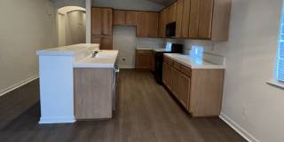 Very Nice 4 Bedroom Home Gallery 5