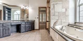 Spacious Home + East Edmond + 4 bedrooms Gallery 29