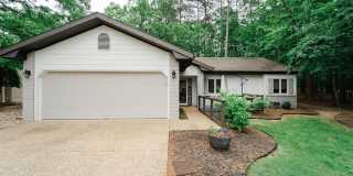 Charming 4 bedroom, 3 bathroom with lots of outdoor living space. Gallery 34