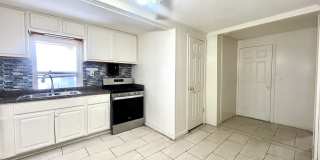 128 Franklin Street Gallery 6