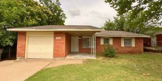2709 NW Hilltop Drive Gallery 1