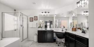 Luxurious, Exceptional Entertaining 5 Bedroom Home Featuring Expansive Indoor-Outdoor Living Gallery 17