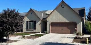 3 bed 2 bath home available 10/10/2024 Gallery 1