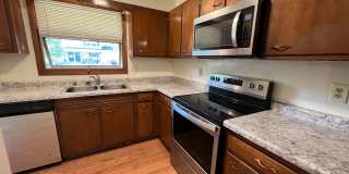 3 Bedroom home with garage, laundry and fenced yard! Gallery 11