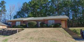 3 Bedroom Duplex Available for Fall 2026! Gallery 1