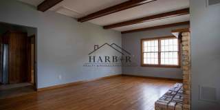 3 bedroom 2.5 bathroom home with a fully fenced yard! Gallery 5