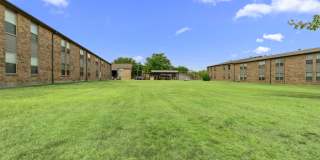 Cleburne Plaza Gallery 14